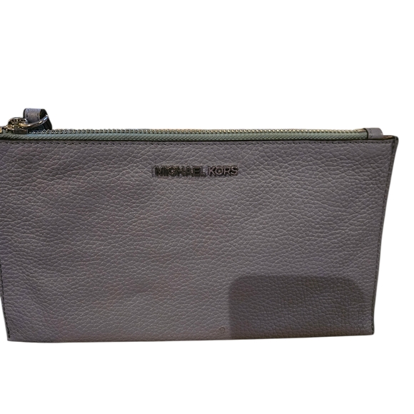 Michael Kors light blue/gray wristlet 💙 - Picture 3 of 5